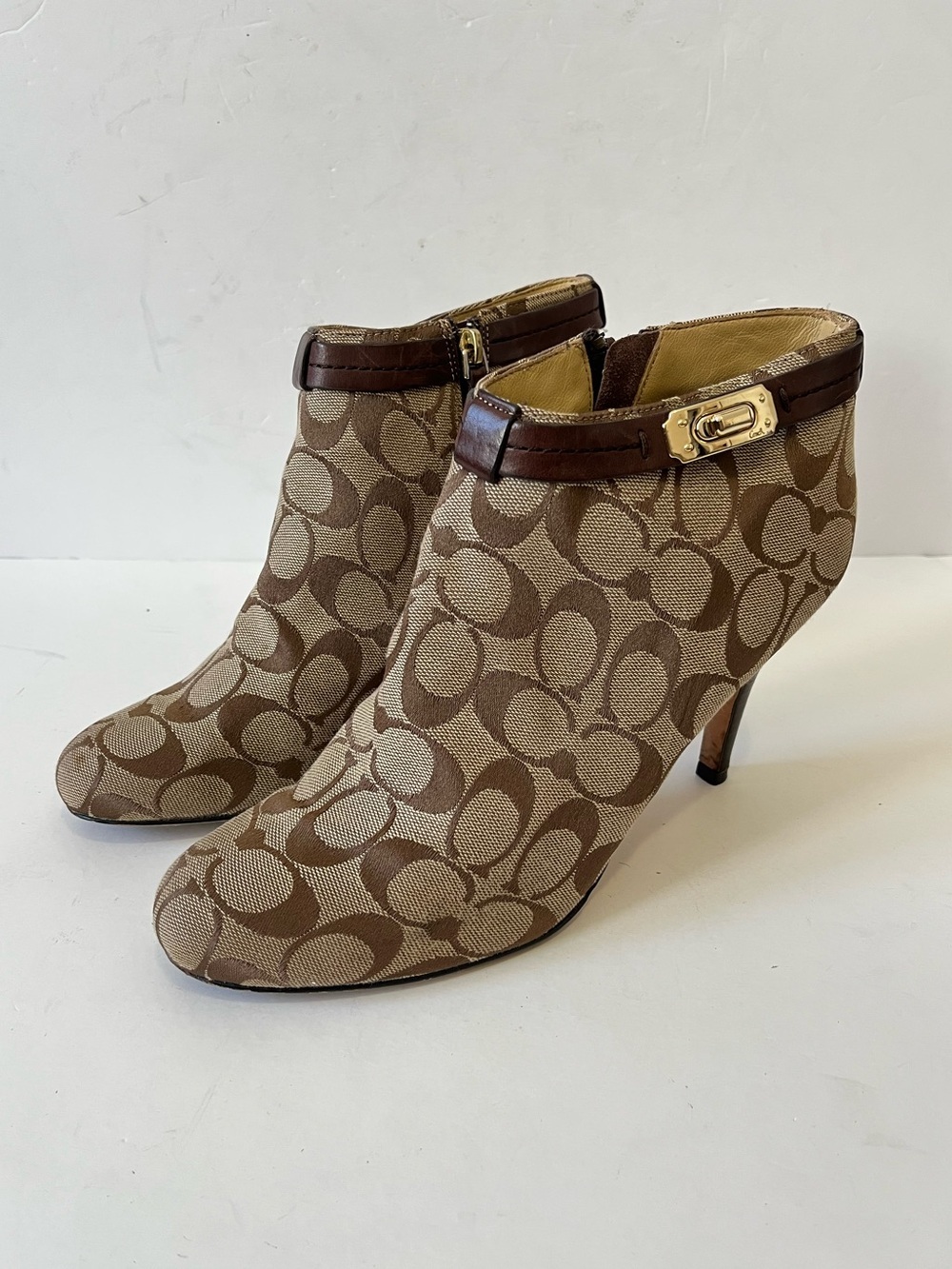 Coach Bennett Signature Canvas Ankle Booties Beige Brown Size 9B